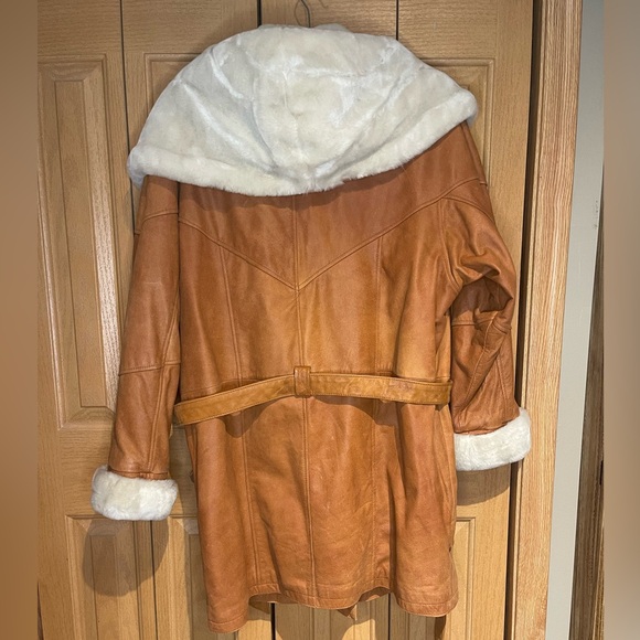 Rare Wilsons Leather Women's Tan Shearling Coat - Picture 2 of 8